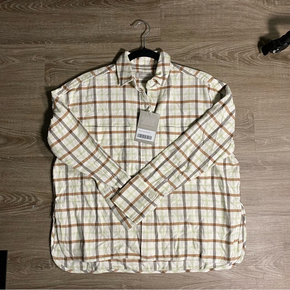 Everlane The Boxy Flannel Button Down - Picture 3 of 4